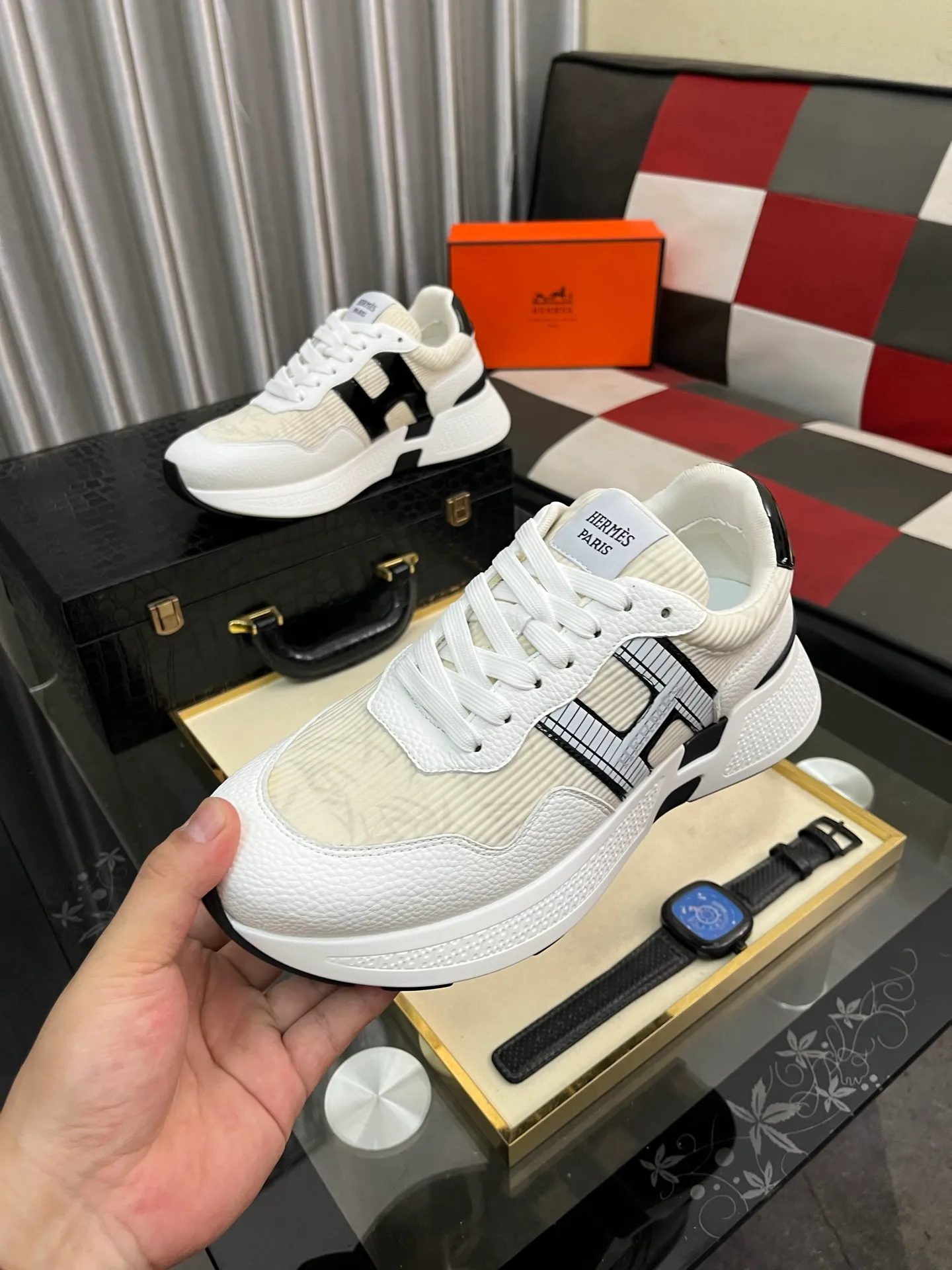 Men's shoes 💰540⌚️⌚️ HERMES/Hermès men's rest sneakers! -High-end quality original casual sports shoes -Upper: high nappa calfskin, forging technology, knitted fabric, shoe brand webbing, injection molded brand logo -Inner: foot pad; water-dyed cowhide -Outsole: ultra-light TPU·rubber; two-color molded outsole -Ultra-high quality control·fine workmanship: highlighted (high-end·luxury·grade) Size: 38-443️⃣Colors available